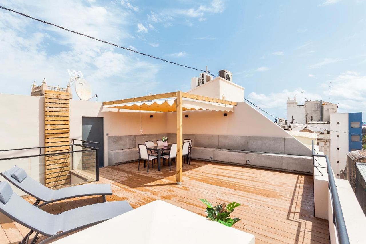 Puerto Beach Suites Valencia Exterior photo